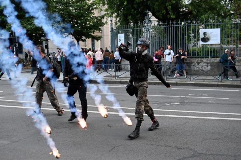 elezioni-francia,-scontri-a-parigi-tra-polizia-e-estremisti-sinistra
