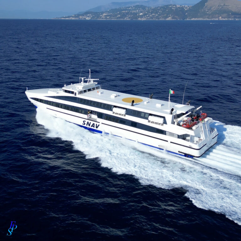 nel-golfo-di-napoli-arriva-“snav-sirius”,-la-nuova-unita-high-speed-craft