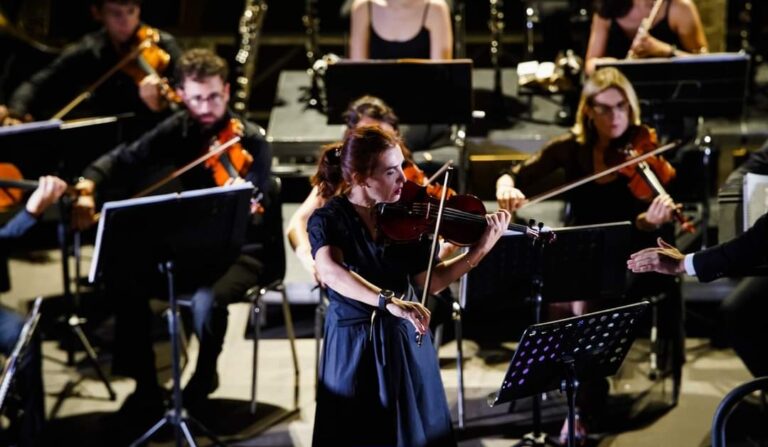 successo-per-la-tournee-italiana-della-violinista-albanese-abigeila-voshtina